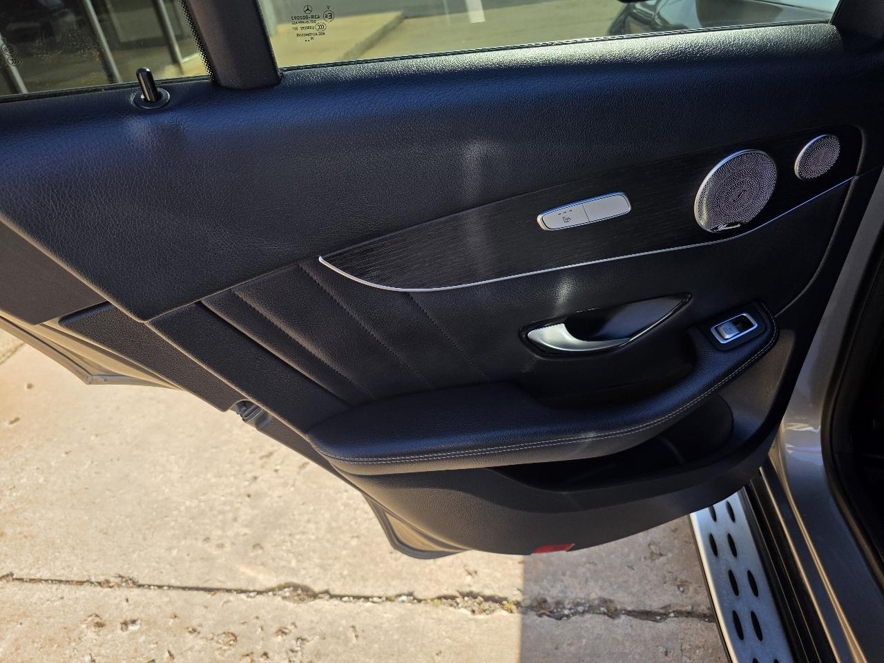 Mercedes-Benz GLC GLC 300 4MATIC SUV 2021