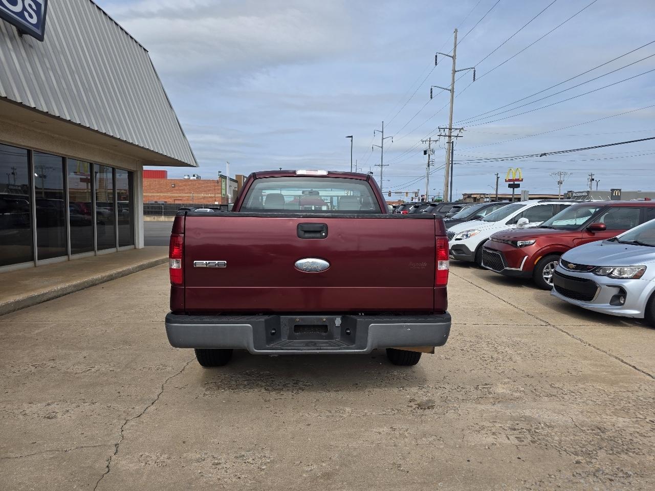 Ford F-150 Reg Cab 126" XLT 2006