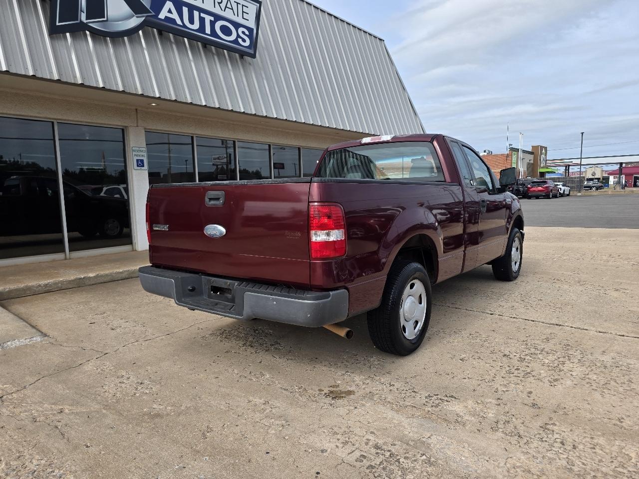 Ford F-150 Reg Cab 126" XLT 2006