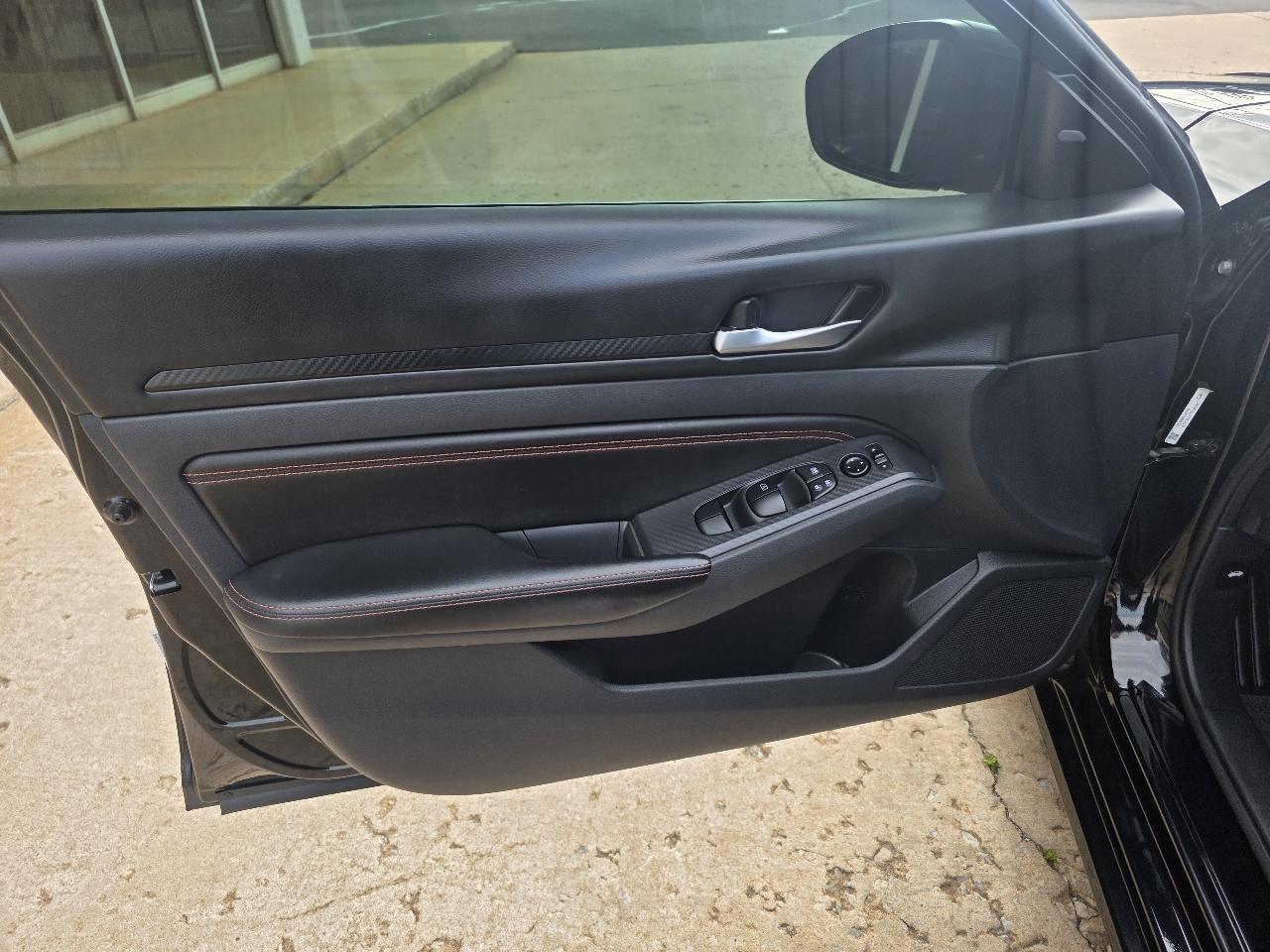 Nissan Altima 2.5 SR Sedan 2022