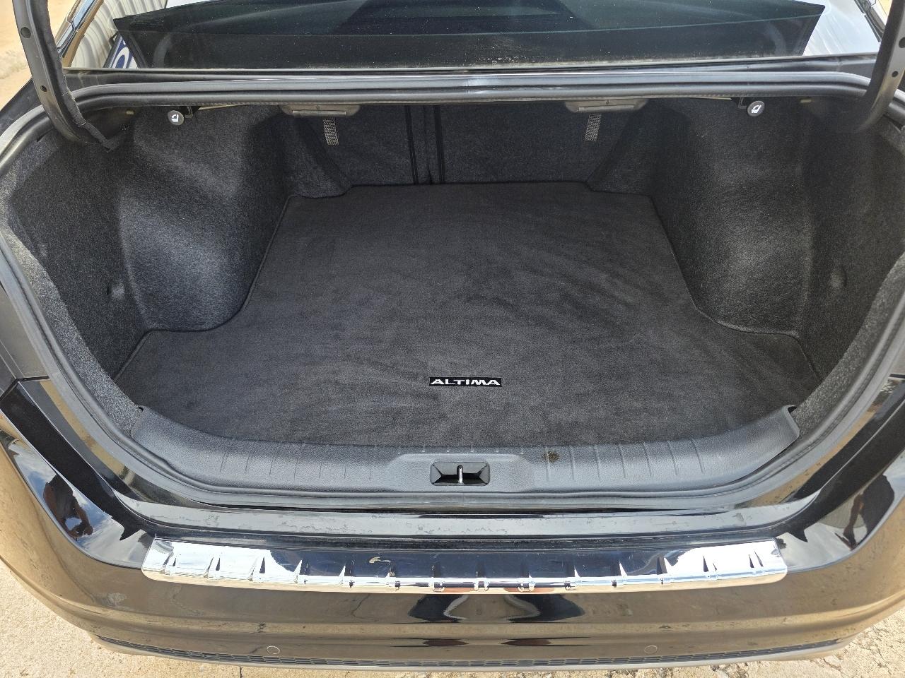 Nissan Altima 2.5 SR Sedan 2022