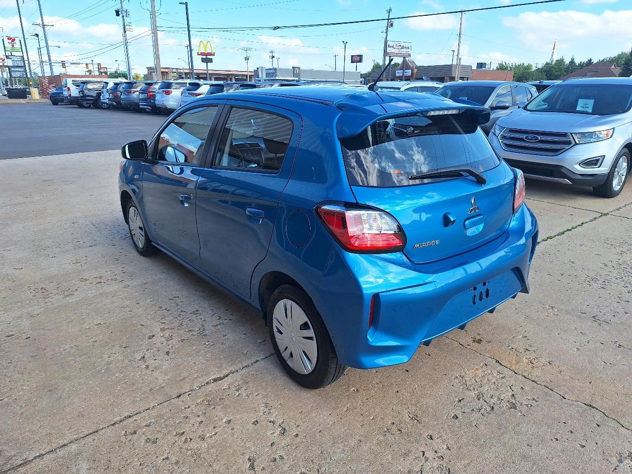Mitsubishi Mirage ES CVT 2024