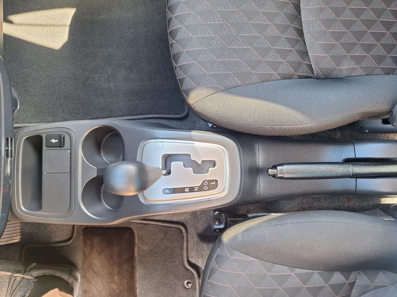 Mitsubishi Mirage ES CVT 2024