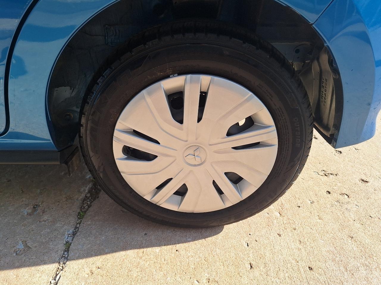 Mitsubishi Mirage ES CVT 2024