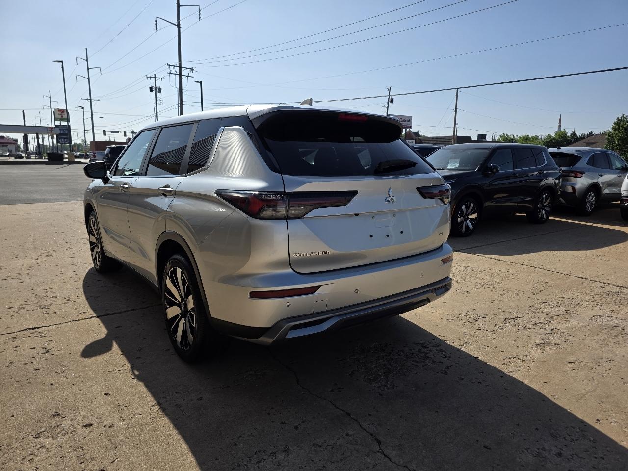 Mitsubishi Outlander SE AWC 2025