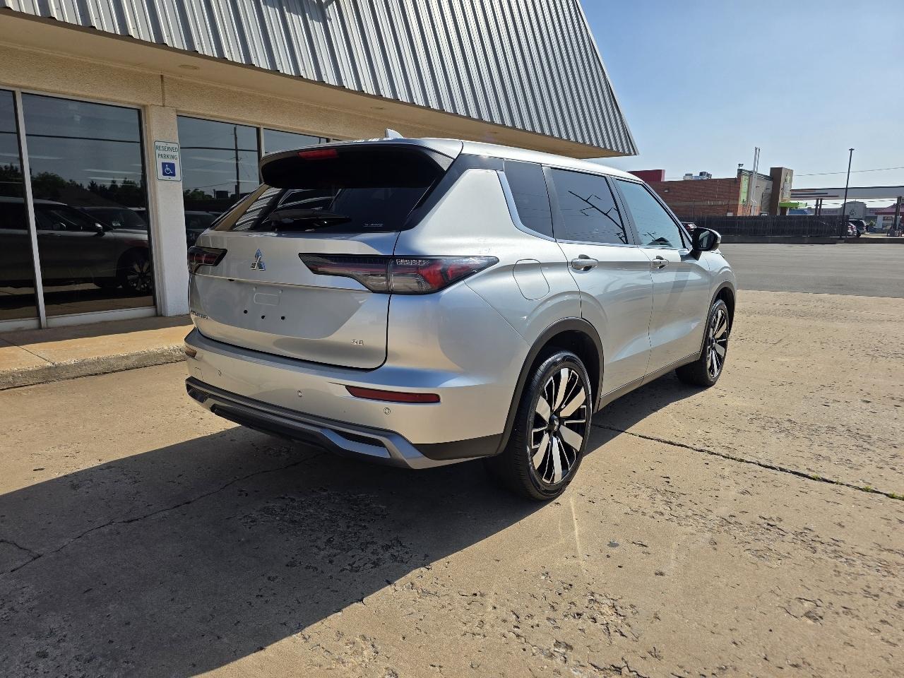Mitsubishi Outlander SE AWC 2025