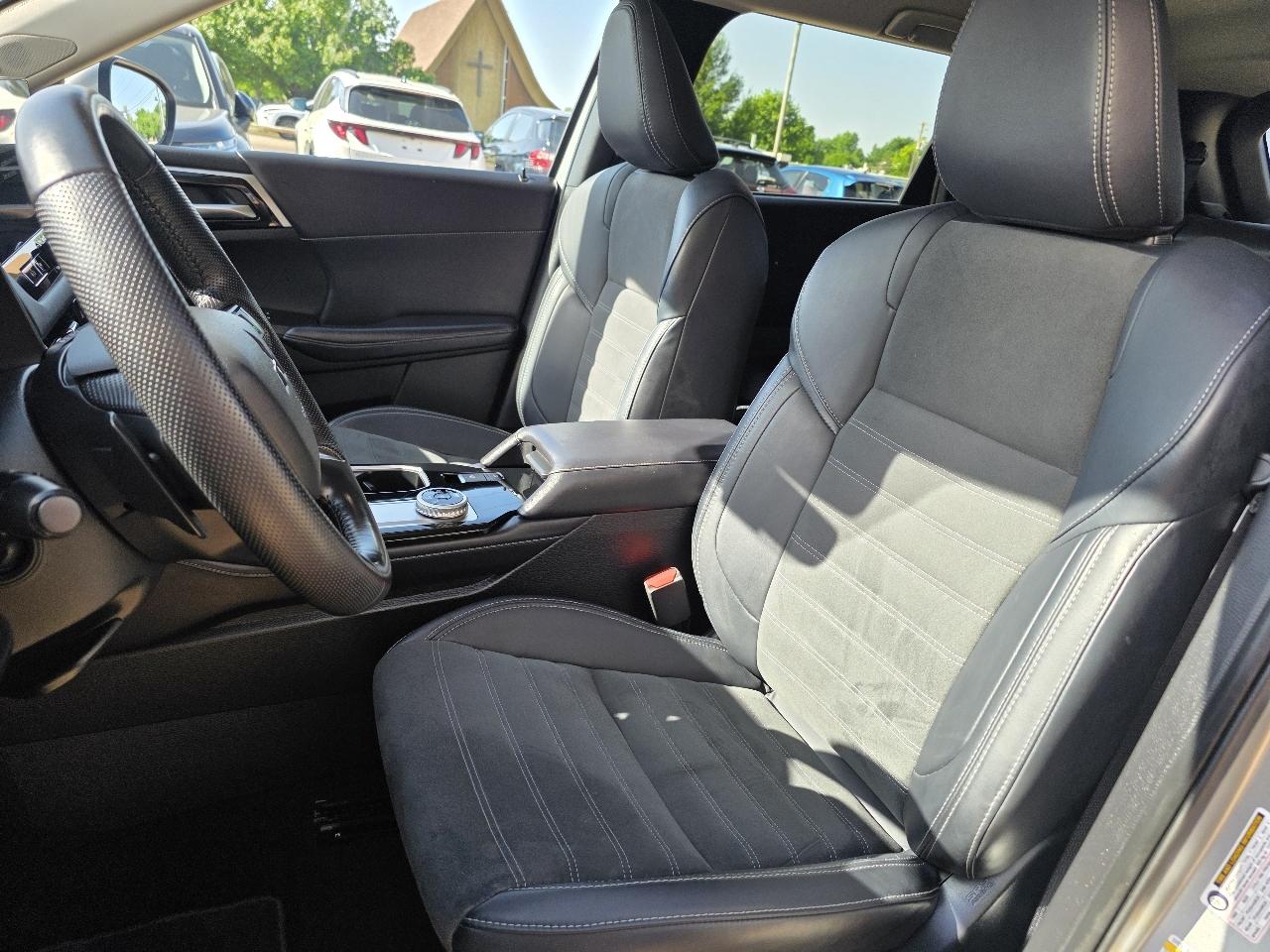 Mitsubishi Outlander SE AWC 2025