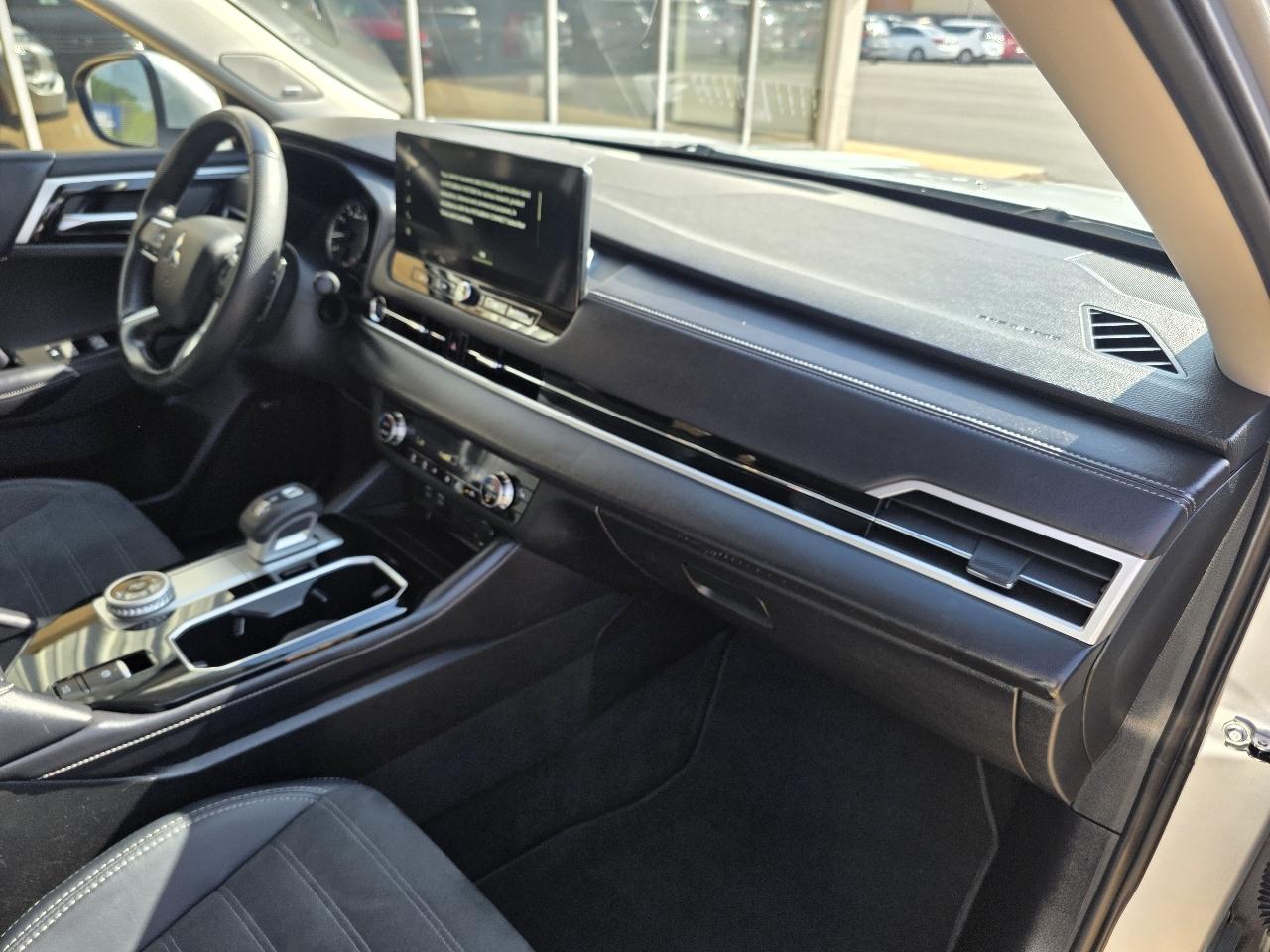 Mitsubishi Outlander SE AWC 2025