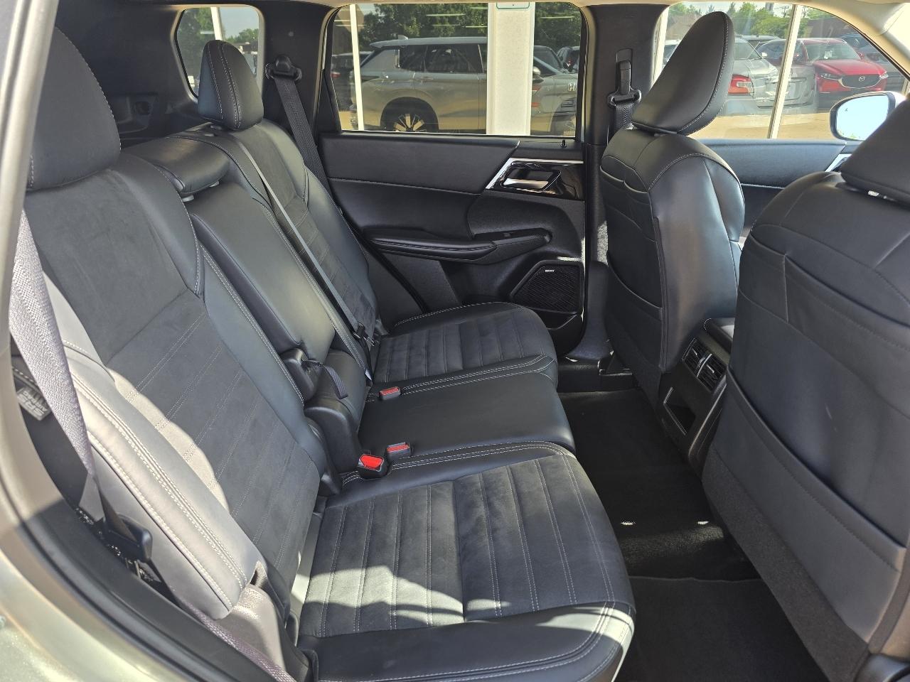 Mitsubishi Outlander SE AWC 2025