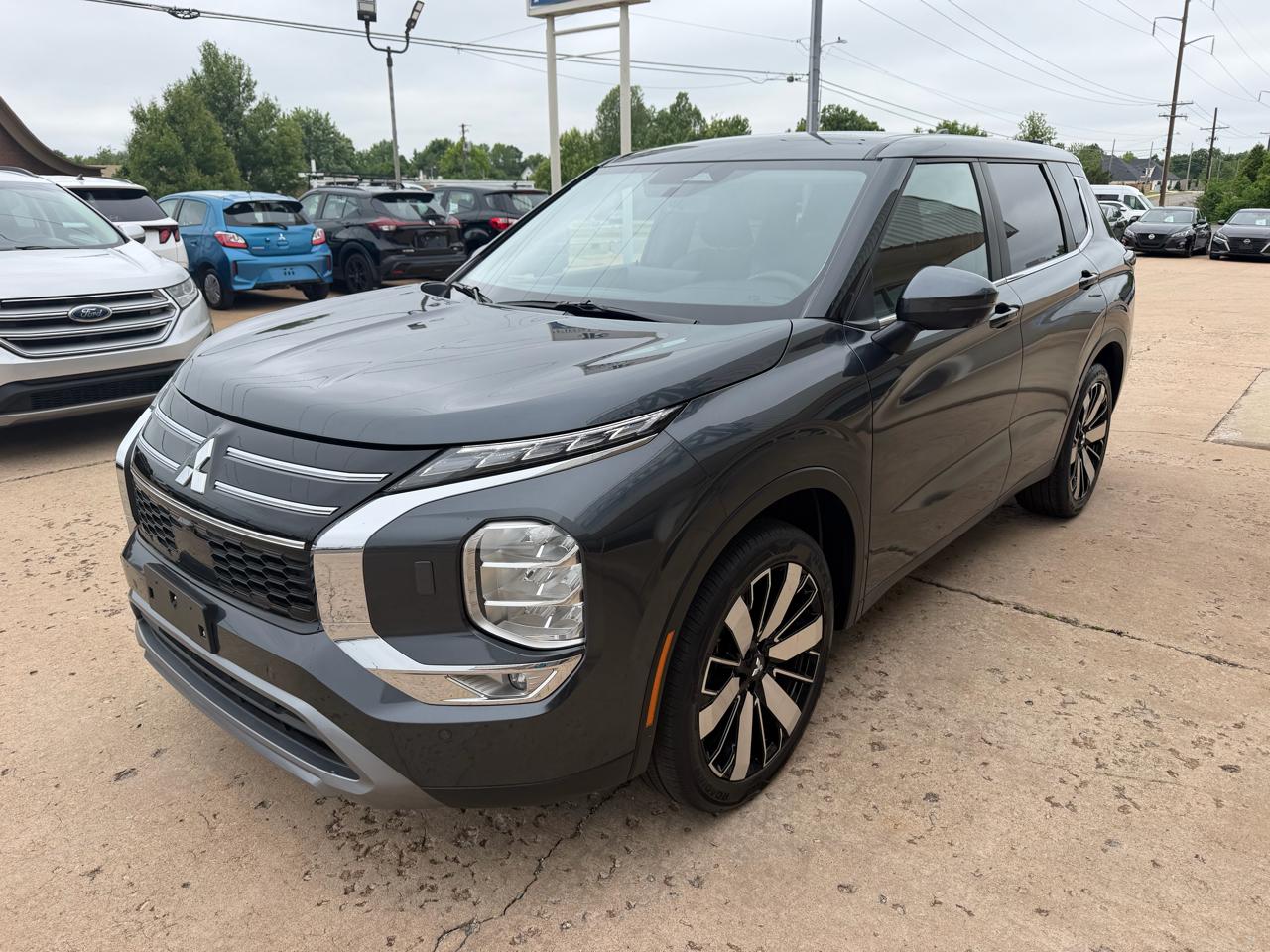 Mitsubishi Outlander SE AWC 2025