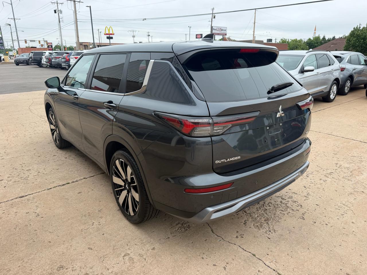 Mitsubishi Outlander SE AWC 2025