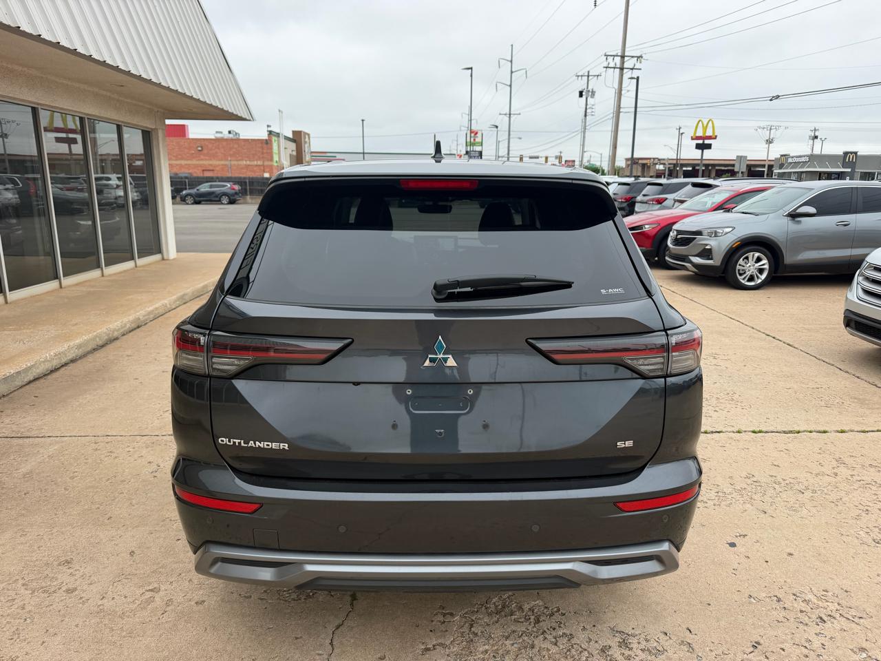 Mitsubishi Outlander SE AWC 2025