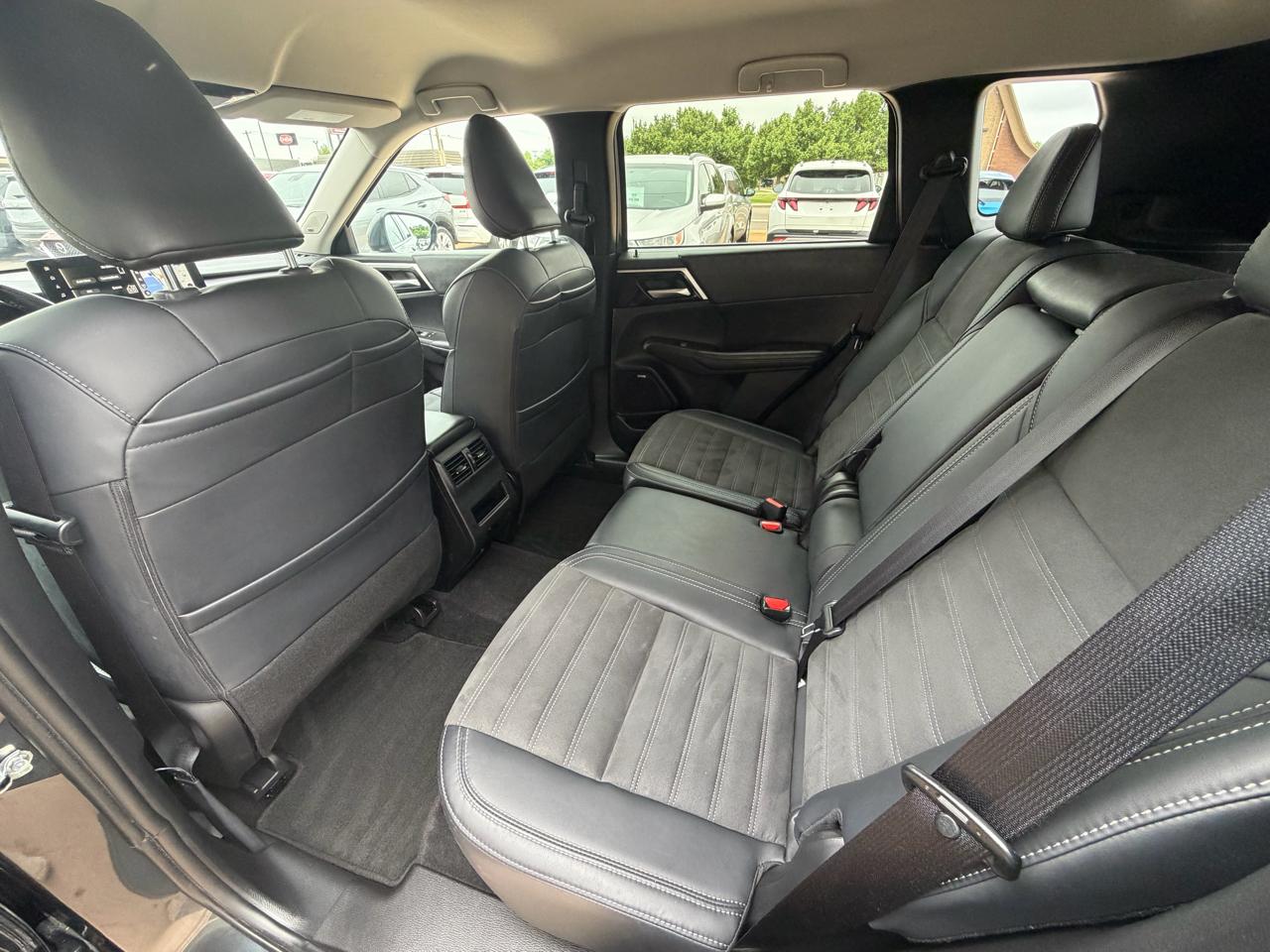 Mitsubishi Outlander SE AWC 2025