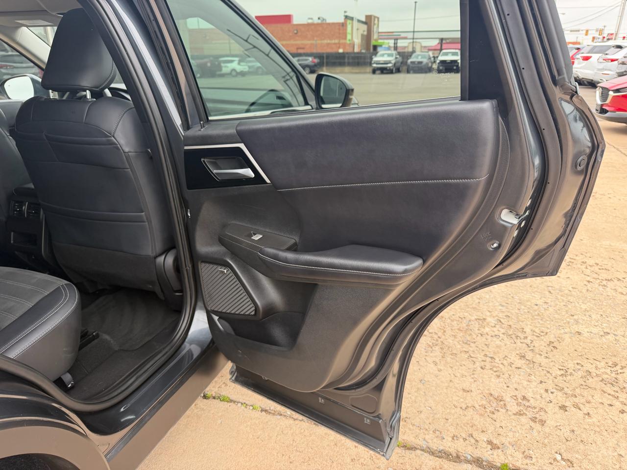 Mitsubishi Outlander SE AWC 2025