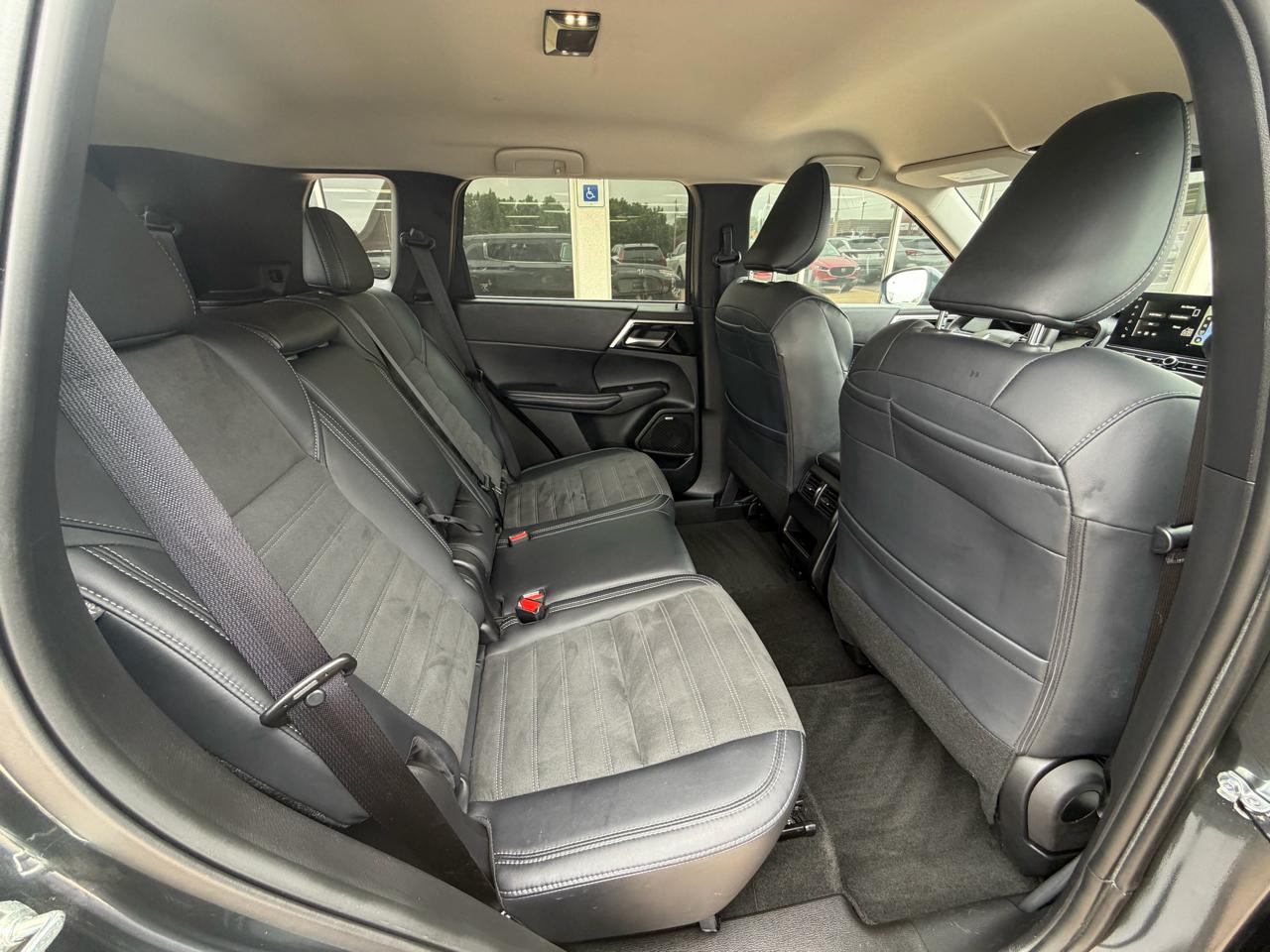 Mitsubishi Outlander SE AWC 2025