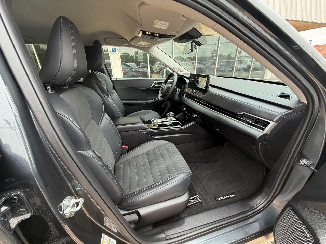 Mitsubishi Outlander SE AWC 2025