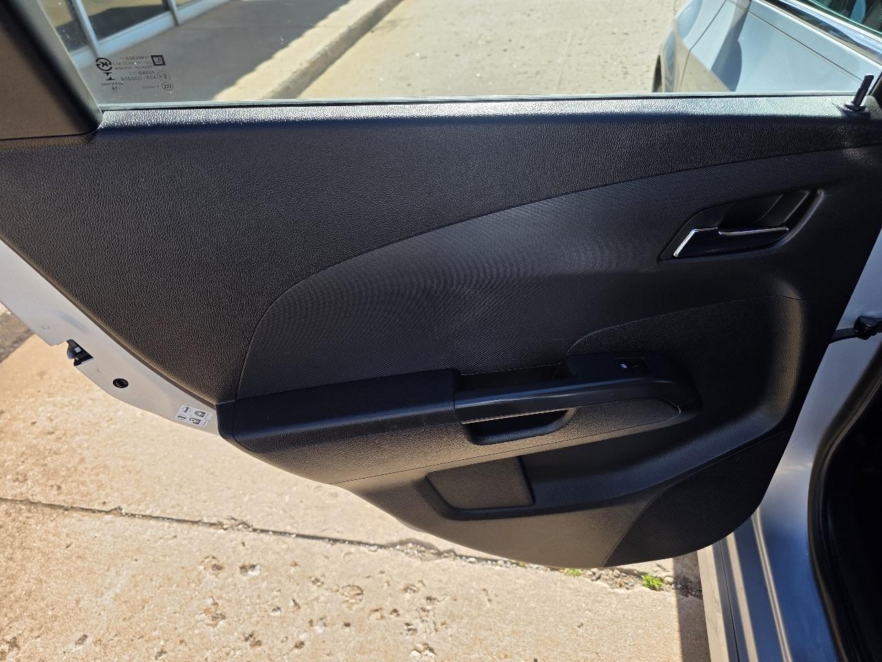Chevrolet Sonic 5dr HB Auto LT w/1SD 2017