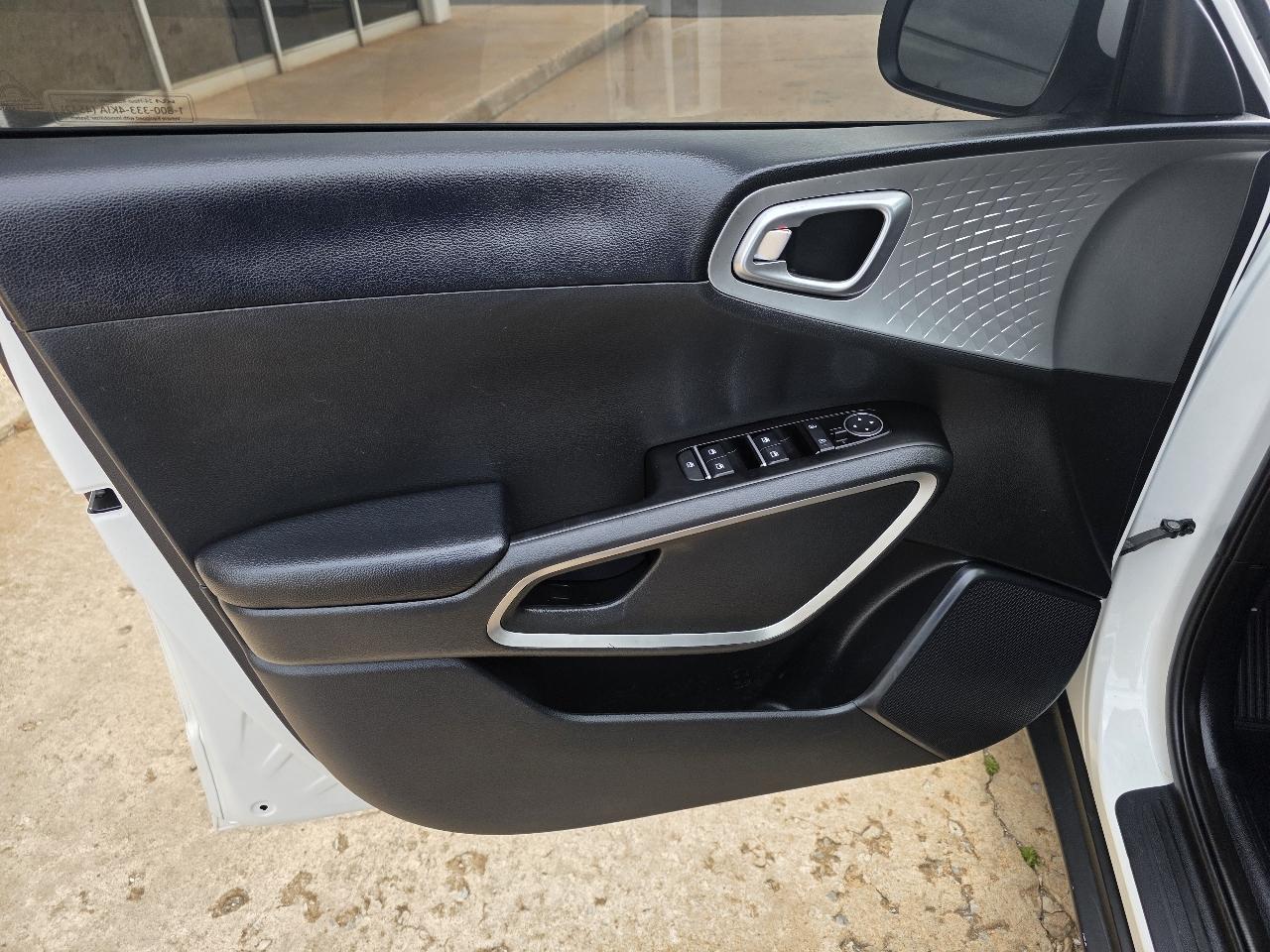 Kia Soul LX FWD 2025