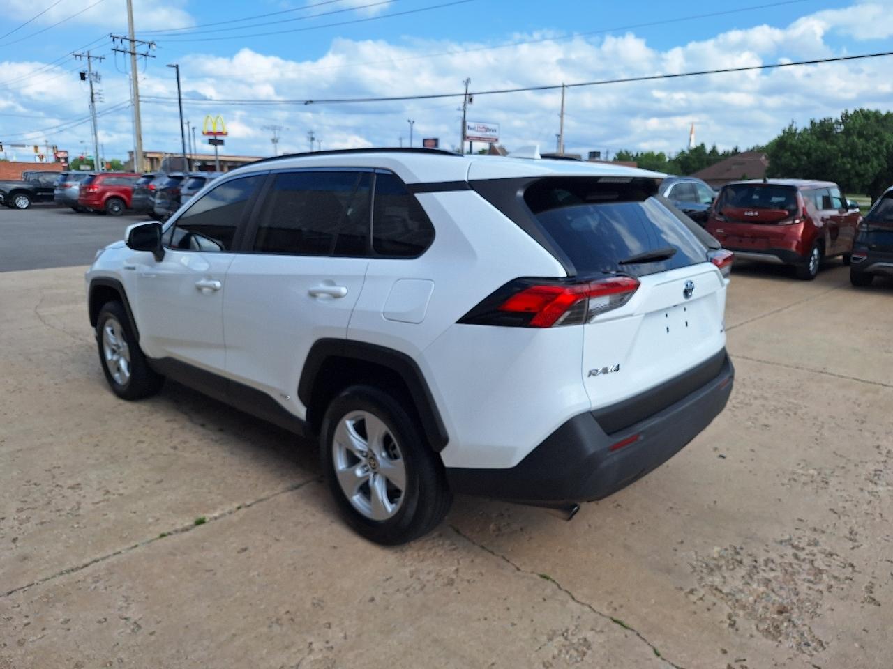 Toyota RAV4 Hybrid LE AWD (Natl) 2021