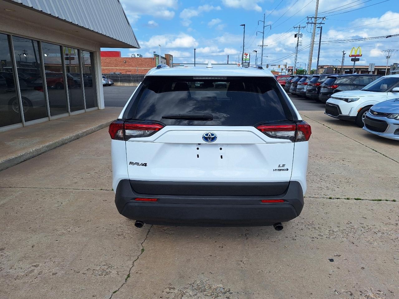 Toyota RAV4 Hybrid LE AWD (Natl) 2021