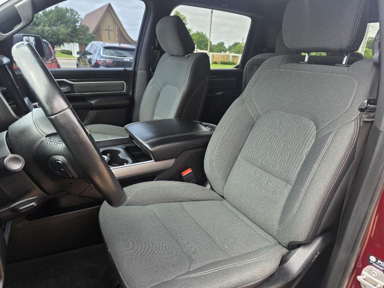 RAM 1500 Big Horn 4x2 Crew Cab 5'7" Box 2022