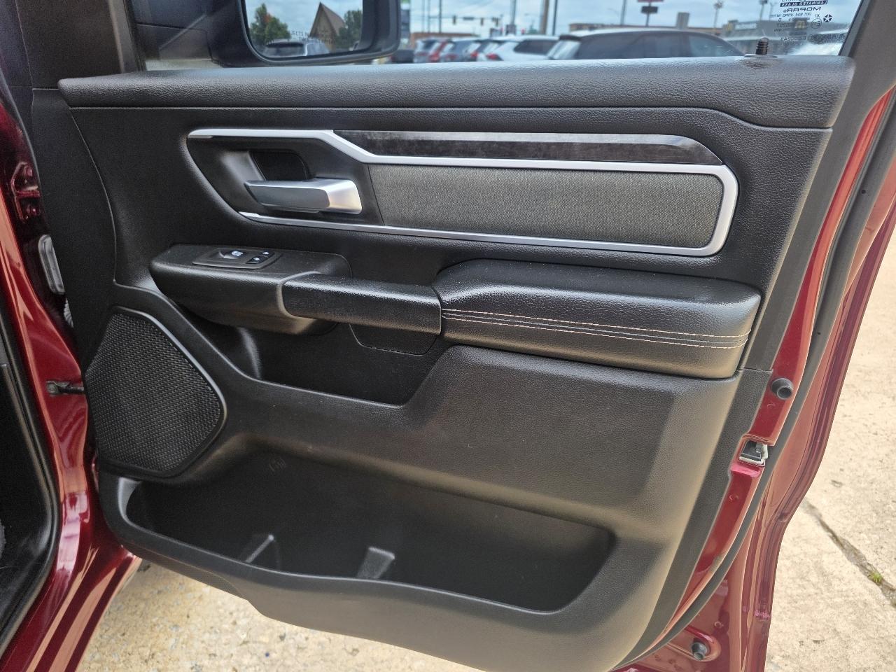 RAM 1500 Big Horn 4x2 Crew Cab 5'7" Box 2022