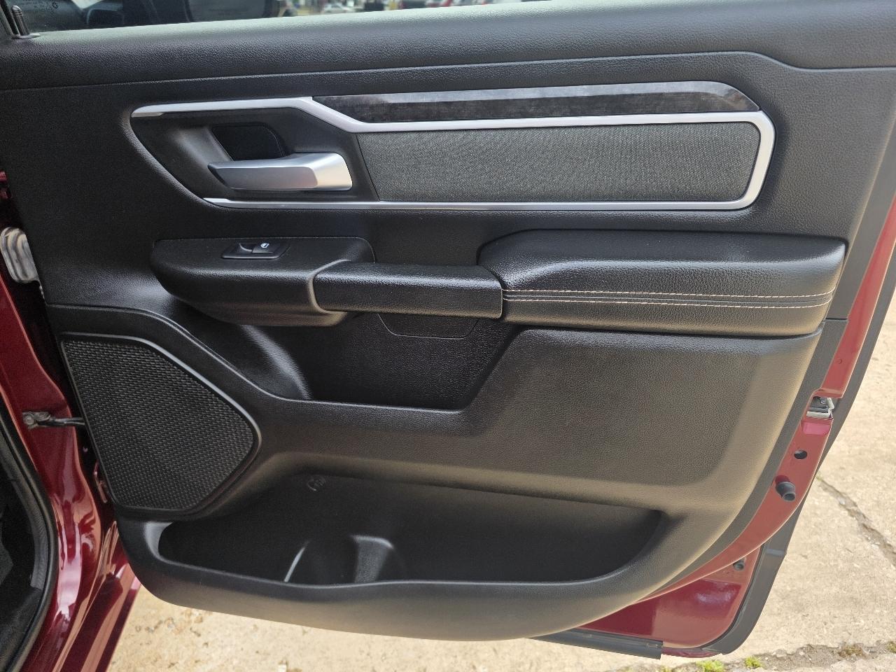 RAM 1500 Big Horn 4x2 Crew Cab 5'7" Box 2022