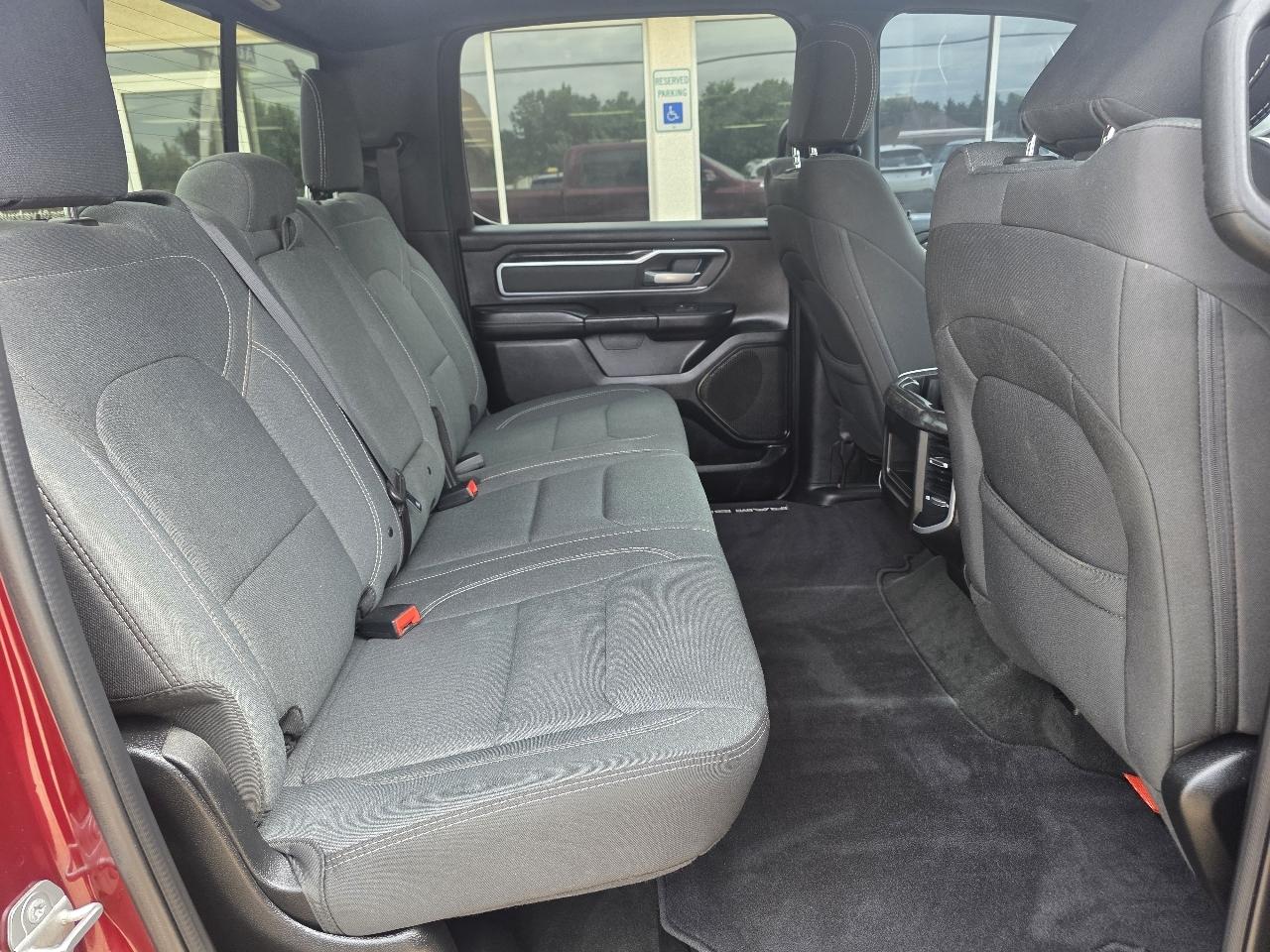 RAM 1500 Big Horn 4x2 Crew Cab 5'7" Box 2022