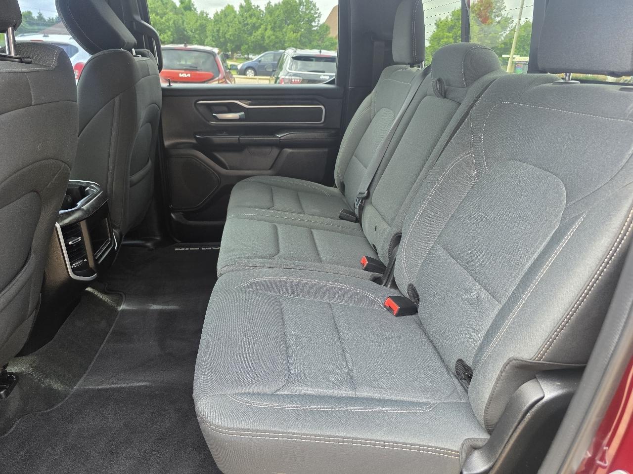 RAM 1500 Big Horn 4x2 Crew Cab 5'7" Box 2022