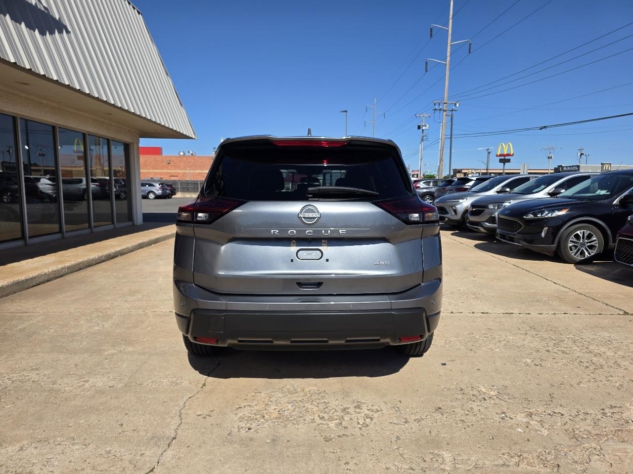 Nissan Rogue AWD SV 2025
