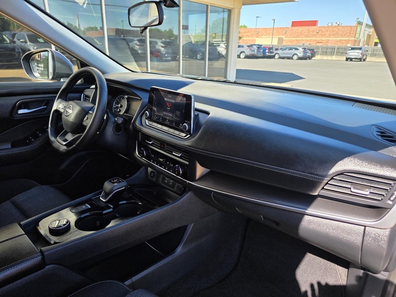 Nissan Rogue AWD SV 2025