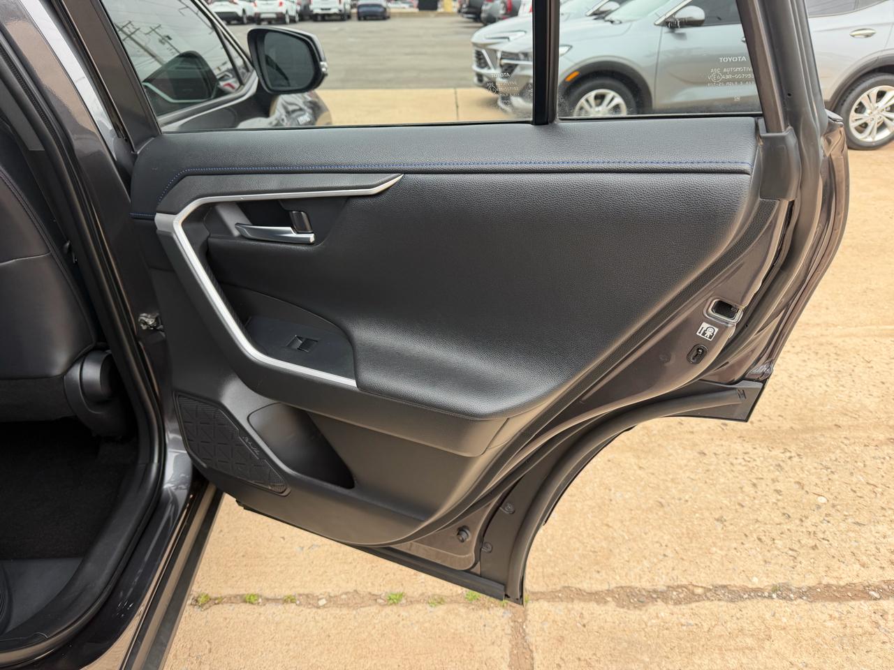 Toyota RAV4 Hybrid XSE AWD (Natl) 2020