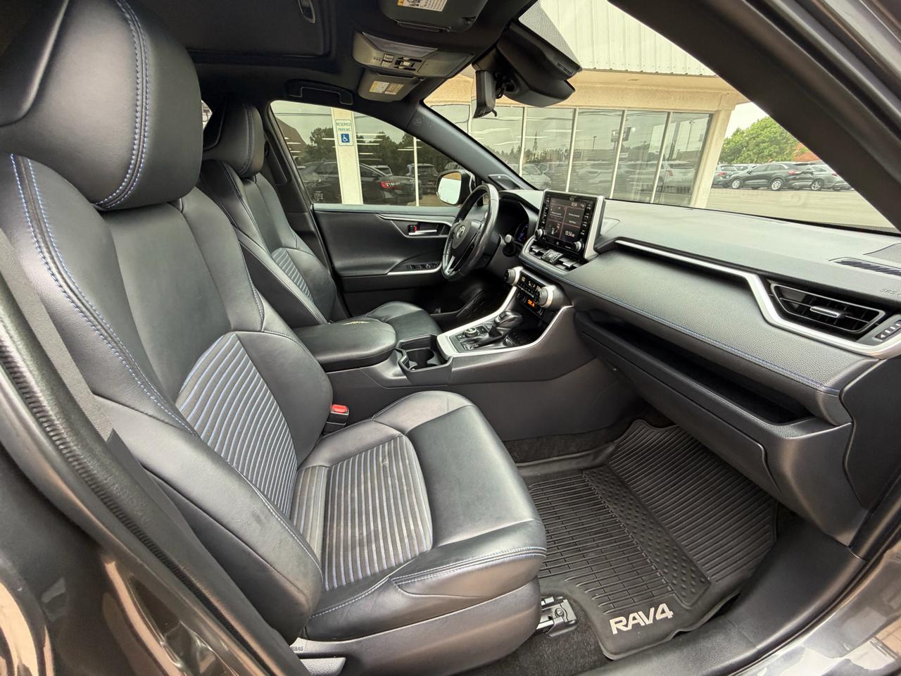 Toyota RAV4 Hybrid XSE AWD (Natl) 2020