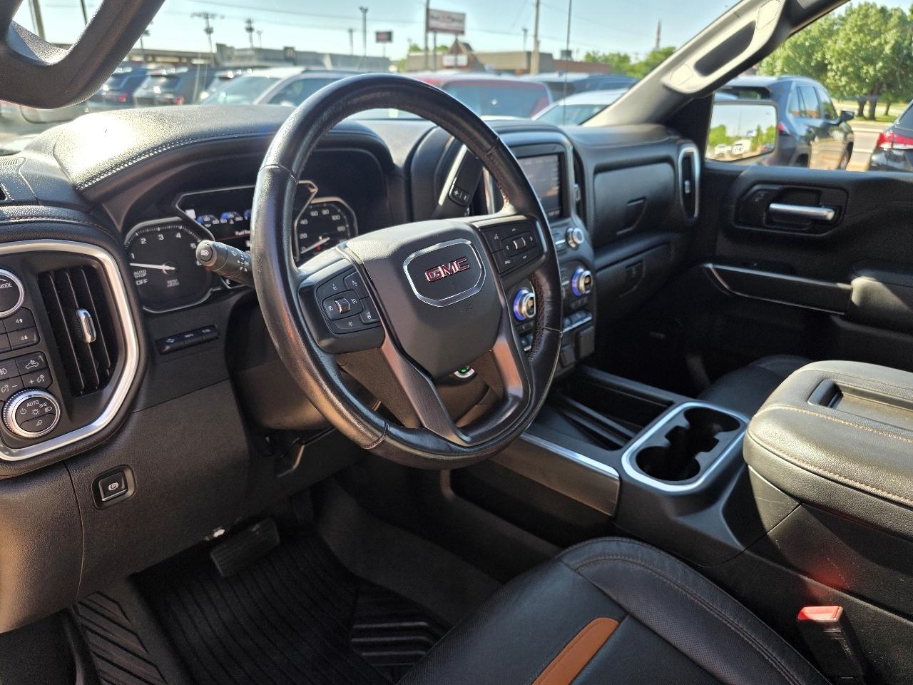 GMC Sierra 1500 4WD Crew Cab 147" AT4 2020