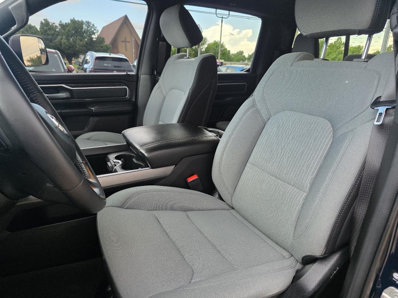 RAM 1500 Big Horn 4x4 Crew Cab 5'7" Box 2024