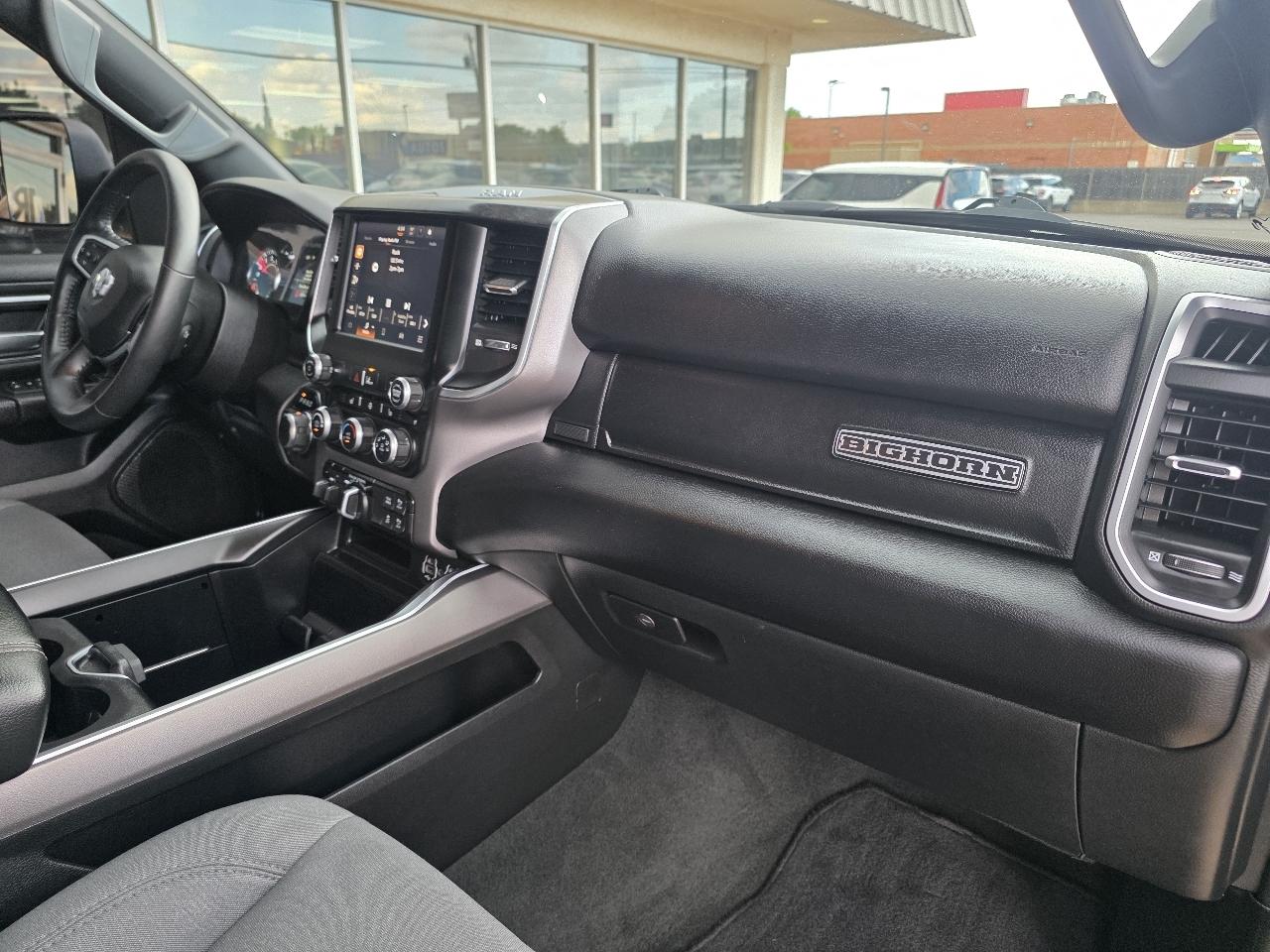RAM 1500 Big Horn 4x4 Crew Cab 5'7" Box 2024