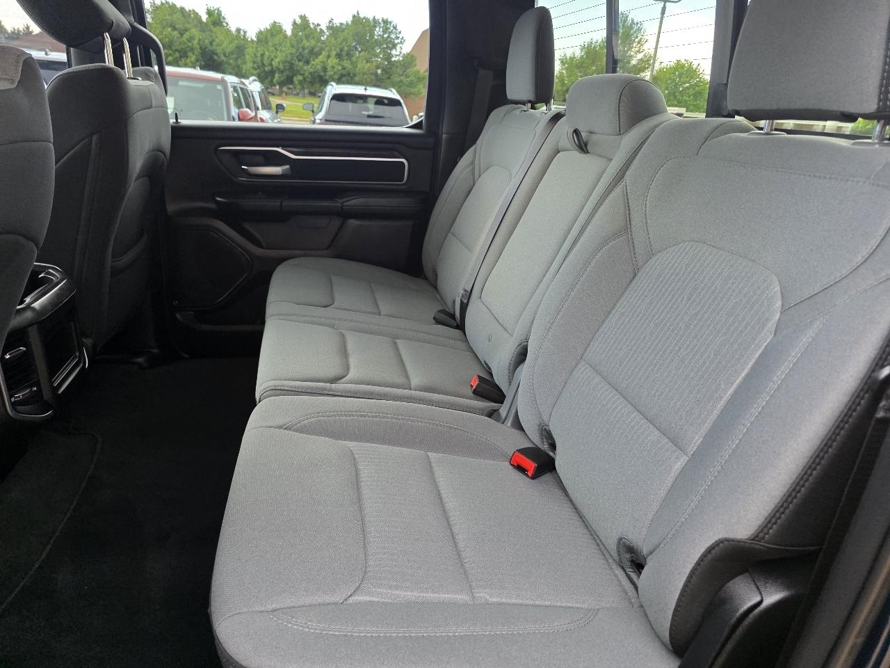 RAM 1500 Big Horn 4x4 Crew Cab 5'7" Box 2024