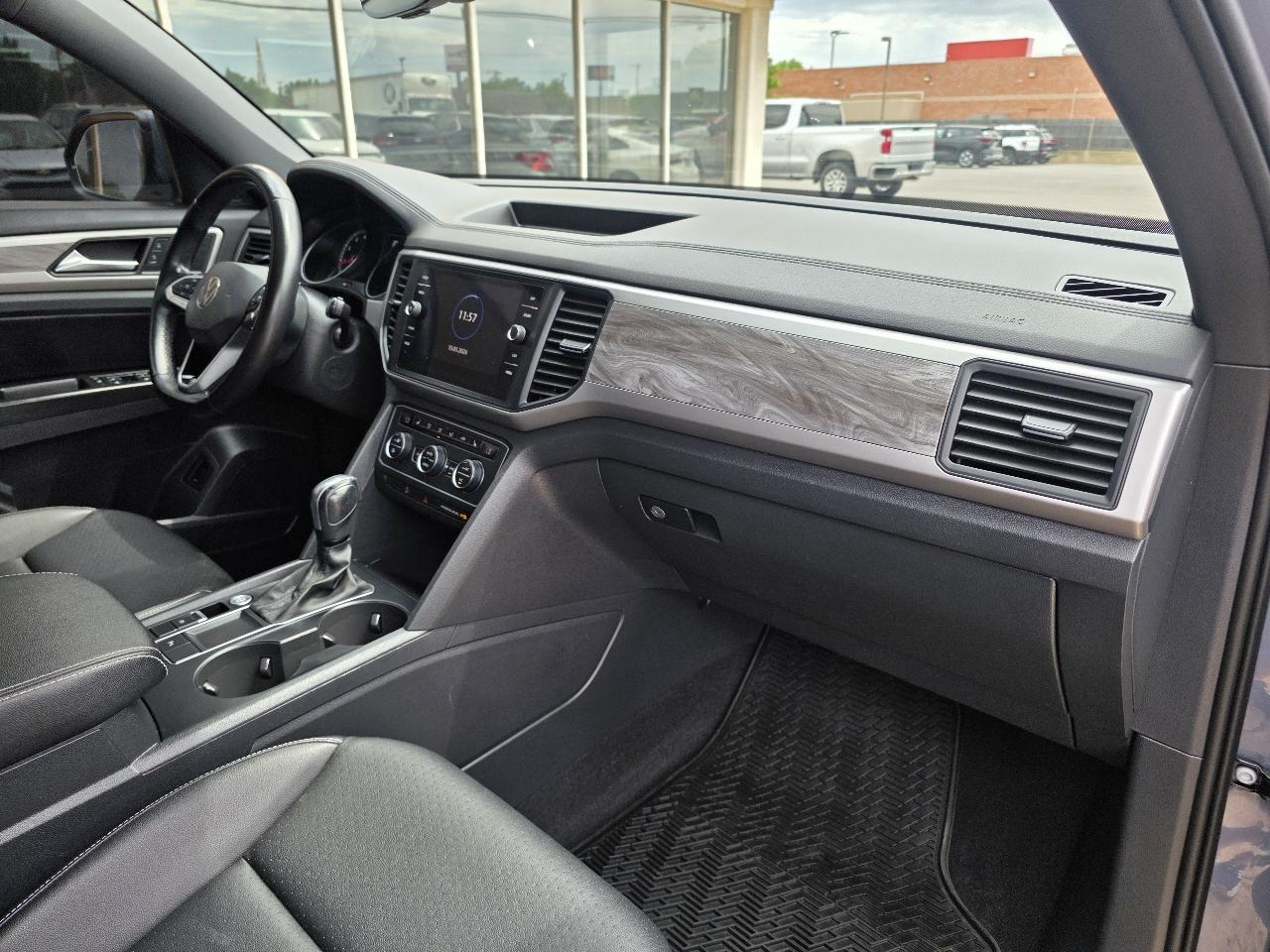 Volkswagen Atlas Cross Sport 3.6L V6 SE w/Technology FWD 2020