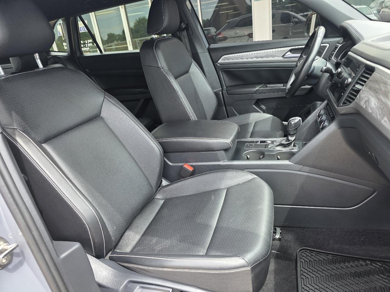 Volkswagen Atlas Cross Sport 3.6L V6 SE w/Technology FWD 2020