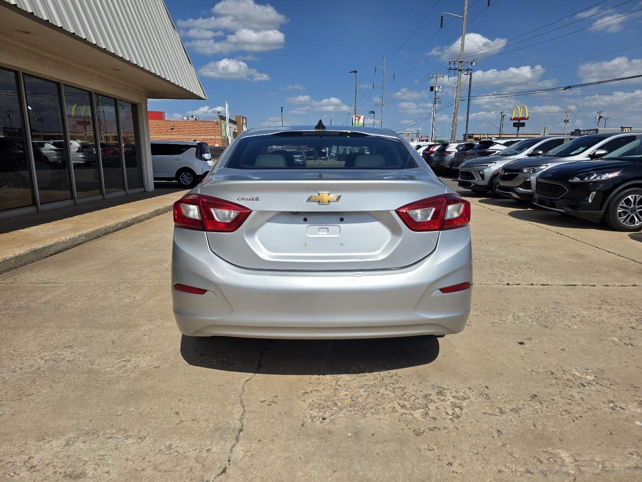 Chevrolet Cruze 4dr Sdn 1.4L LS w/1SB 2018