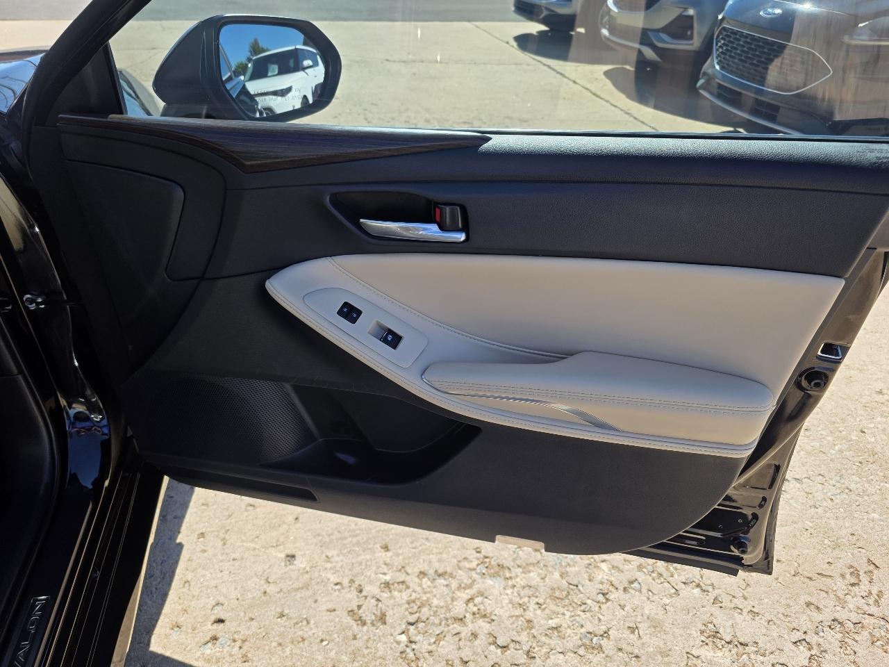 Toyota Avalon XLE FWD (Natl) 2022