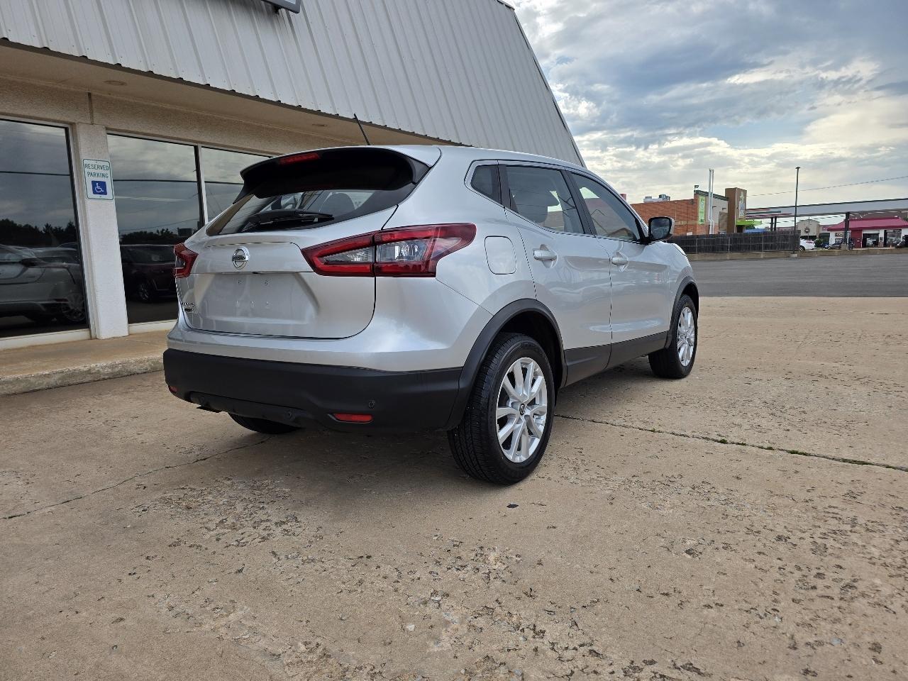 Nissan Rogue Sport FWD S 2021