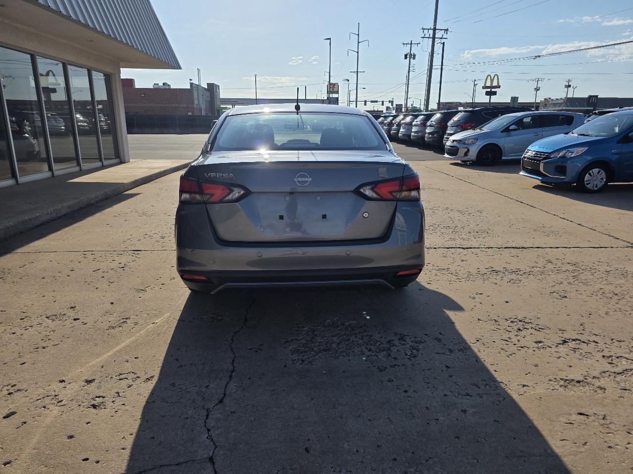 Nissan Versa S CVT 2024