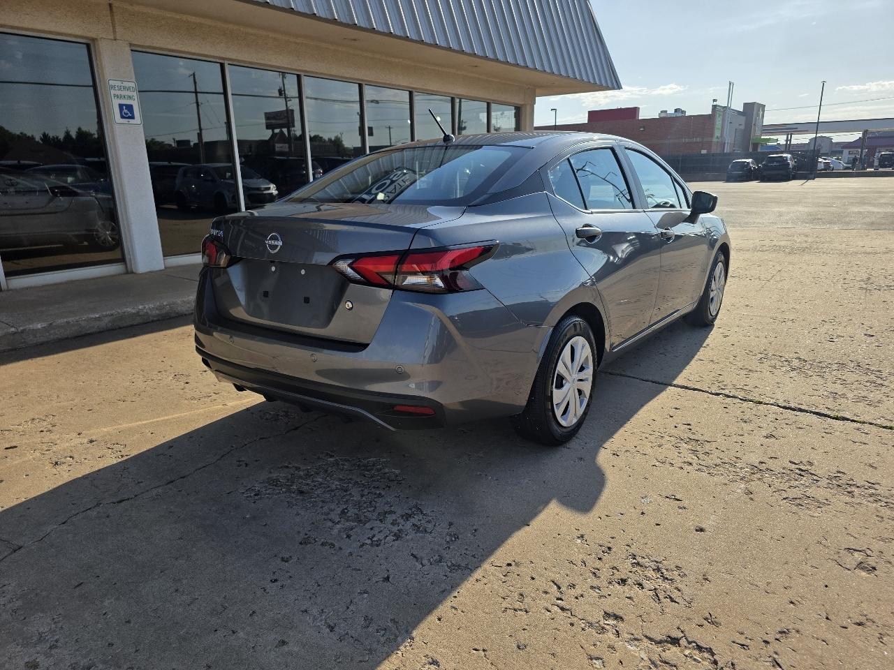 Nissan Versa S CVT 2024
