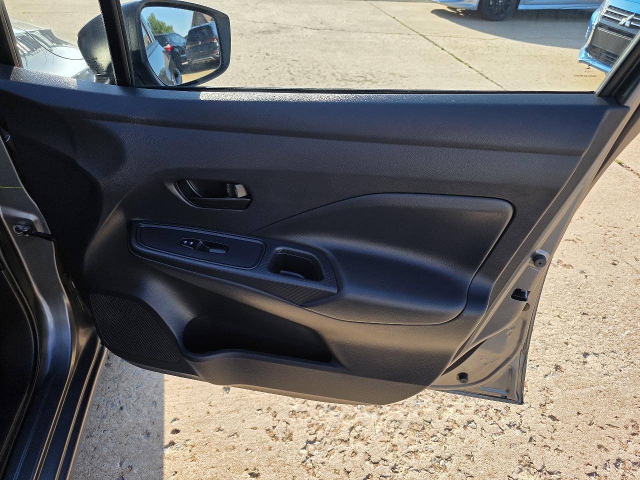 Nissan Versa S CVT 2024