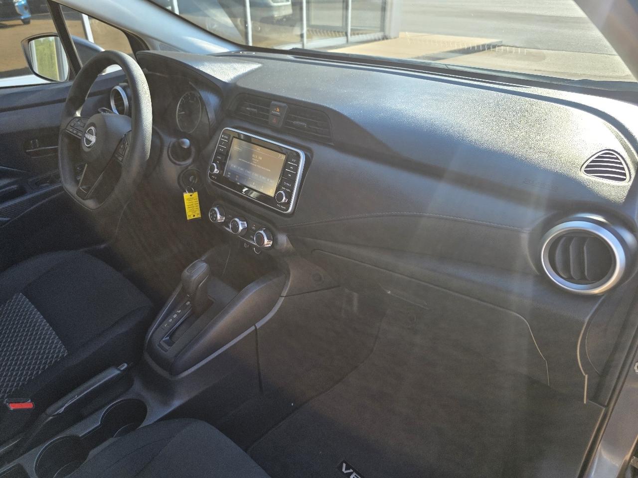 Nissan Versa S CVT 2024