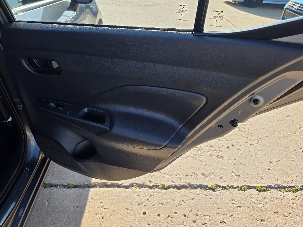 Nissan Versa S CVT 2024