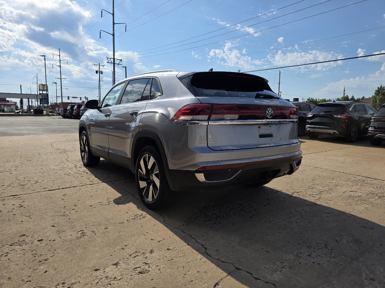 Volkswagen Atlas Cross Sport 2.0T SE w/Technology 4MOTION 2025