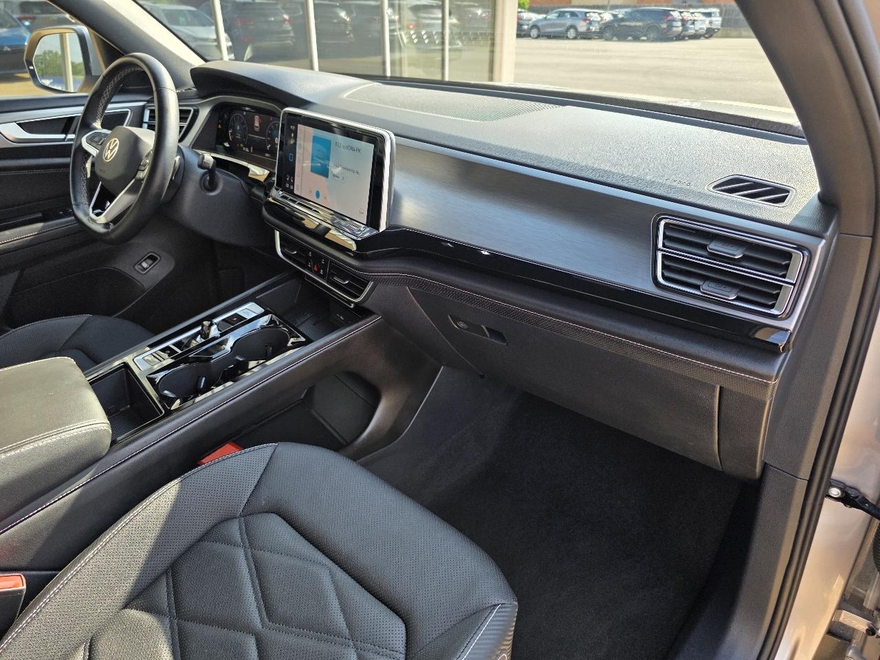 Volkswagen Atlas Cross Sport 2.0T SE w/Technology 4MOTION 2025