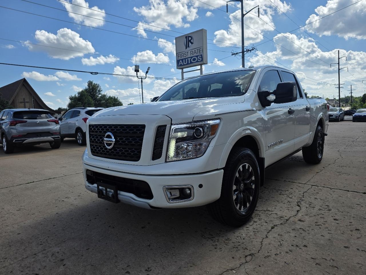 Nissan Titan 4x4 Crew Cab PRO-4X 2019